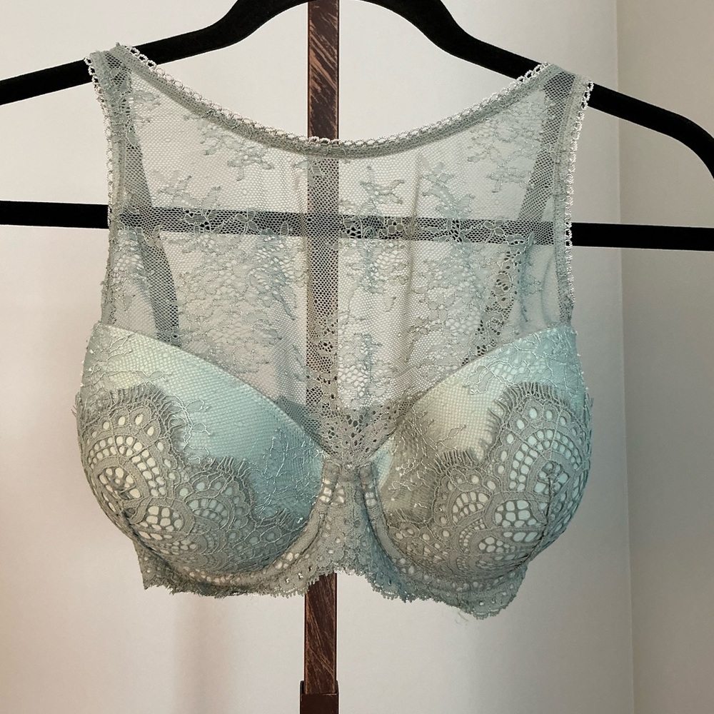 Victoria’s Secret dream angels lined Demi bra